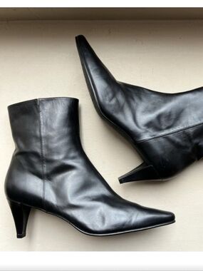 Stuart Weitzman Black Leather Heeled Ankle Boots Bootiies w/ Zipper Women’s 12